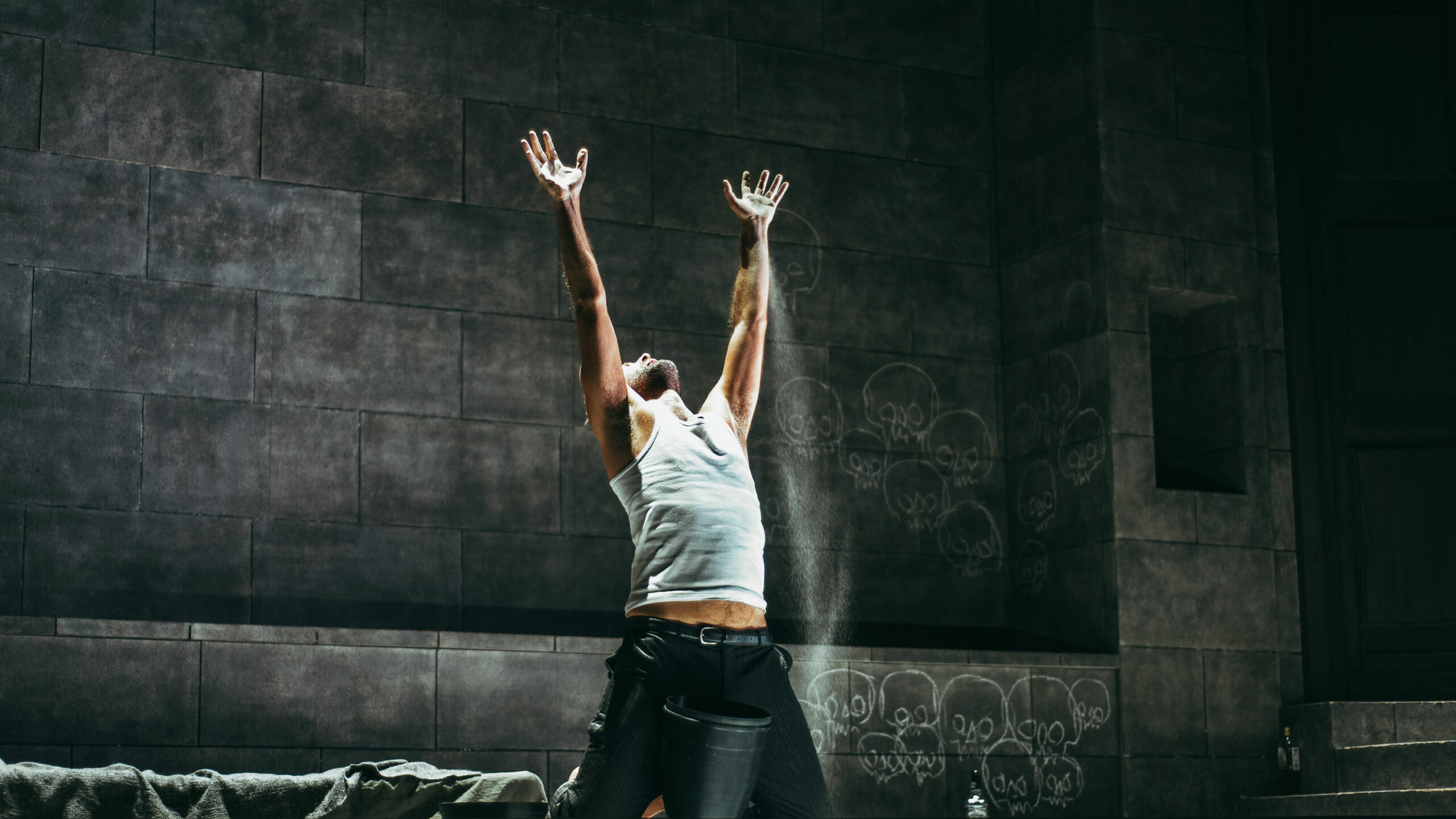 Hamlet - Scénographie et costumes Philippe Miesch