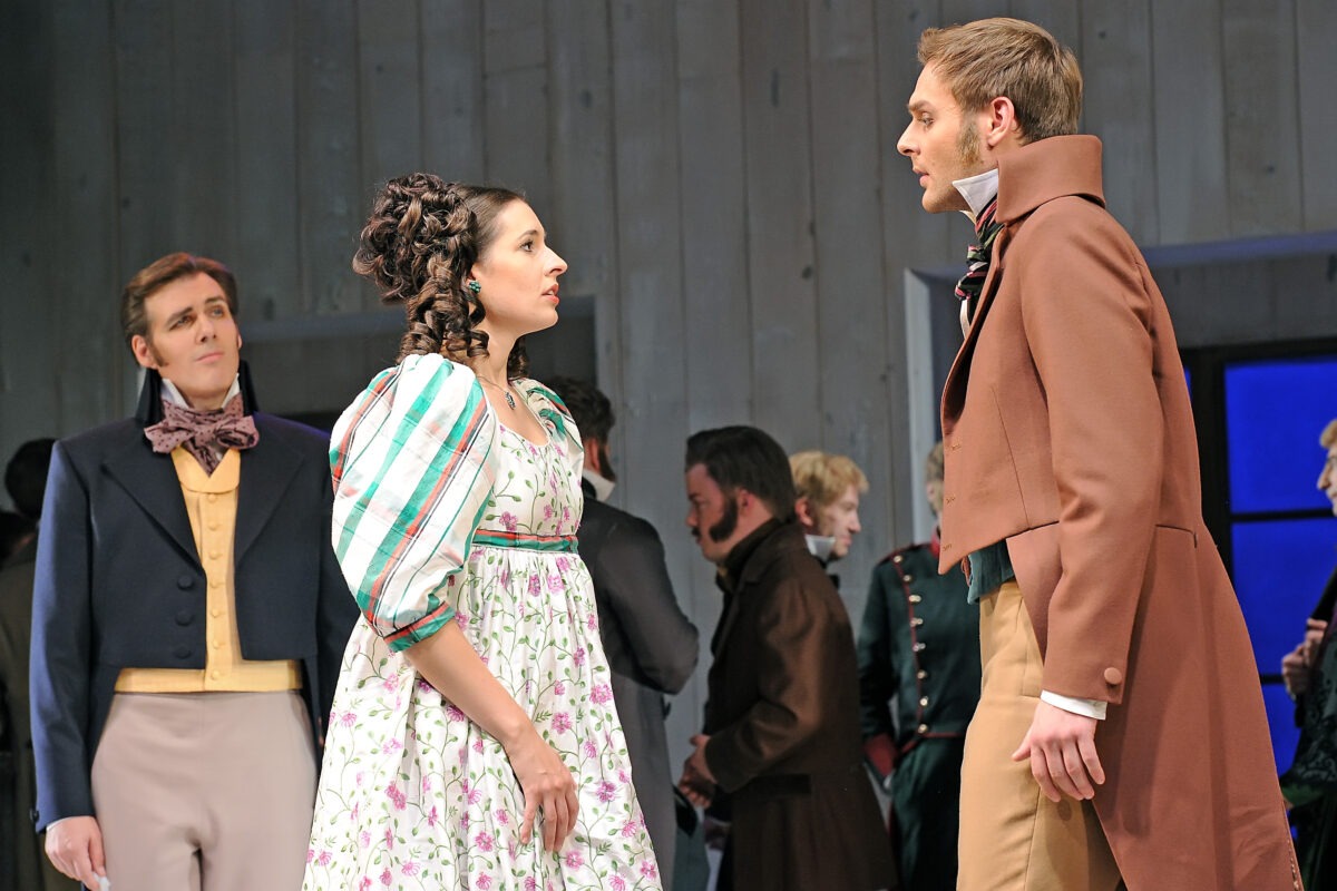 THEATER FUR NIEDERSACHSEN Spielzeit 2012-2013 - Eugen Onegin - Oper von Peter Tschaikowsky Premiere 13-10-2012 Musikalische Leitung: Werner Seitzer, Regie: Hans-Peter Lehmann, Ausstattung: Philippe Miesch, mit: Larina: Christina Baader, Dorothee Schlemm, Tatjana: Antonia Radneva, Olga: Teresa Smolnik, Christina Baader, Filipjewna: Theresa Hoffmann, Eugen Onegin: Timothy Sharp, Albrecht Pöhl, Lenski: Daniel Jenz, Christian Malchow, Triquet: Jam Kristof Schliep, Fuerst Gremin: Levente Gyoergy, Hauptmann: Jesper Mikkelsen, Saretzki: Piet Bruninx, Statisterie, Opernchor, Orchester Foto Andreas Hartmann, Luisenstrasse 13, 31141 Hildesheim - fotoaha@aol.com