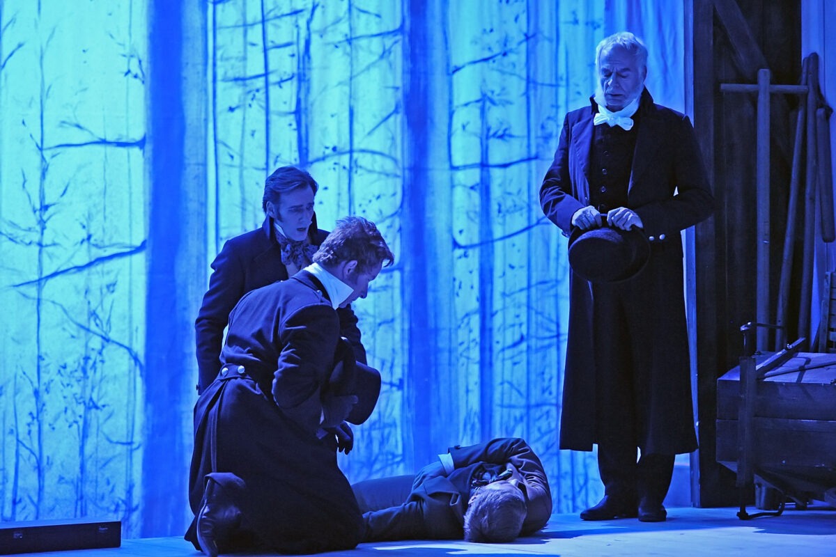 THEATER FUR NIEDERSACHSEN Spielzeit 2012-2013 - Eugen Onegin - Oper von Peter Tschaikowsky Premiere 13-10-2012 Musikalische Leitung: Werner Seitzer, Regie: Hans-Peter Lehmann, Ausstattung: Philippe Miesch, mit: Larina: Christina Baader, Dorothee Schlemm, Tatjana: Antonia Radneva, Olga: Teresa Smolnik, Christina Baader, Filipjewna: Theresa Hoffmann, Eugen Onegin: Timothy Sharp, Albrecht Pöhl, Lenski: Daniel Jenz, Christian Malchow, Triquet: Jam Kristof Schliep, Fuerst Gremin: Levente Gyoergy, Hauptmann: Jesper Mikkelsen, Saretzki: Piet Bruninx, Statisterie, Opernchor, Orchester Foto Andreas Hartmann, Luisenstrasse 13, 31141 Hildesheim - fotoaha@aol.com