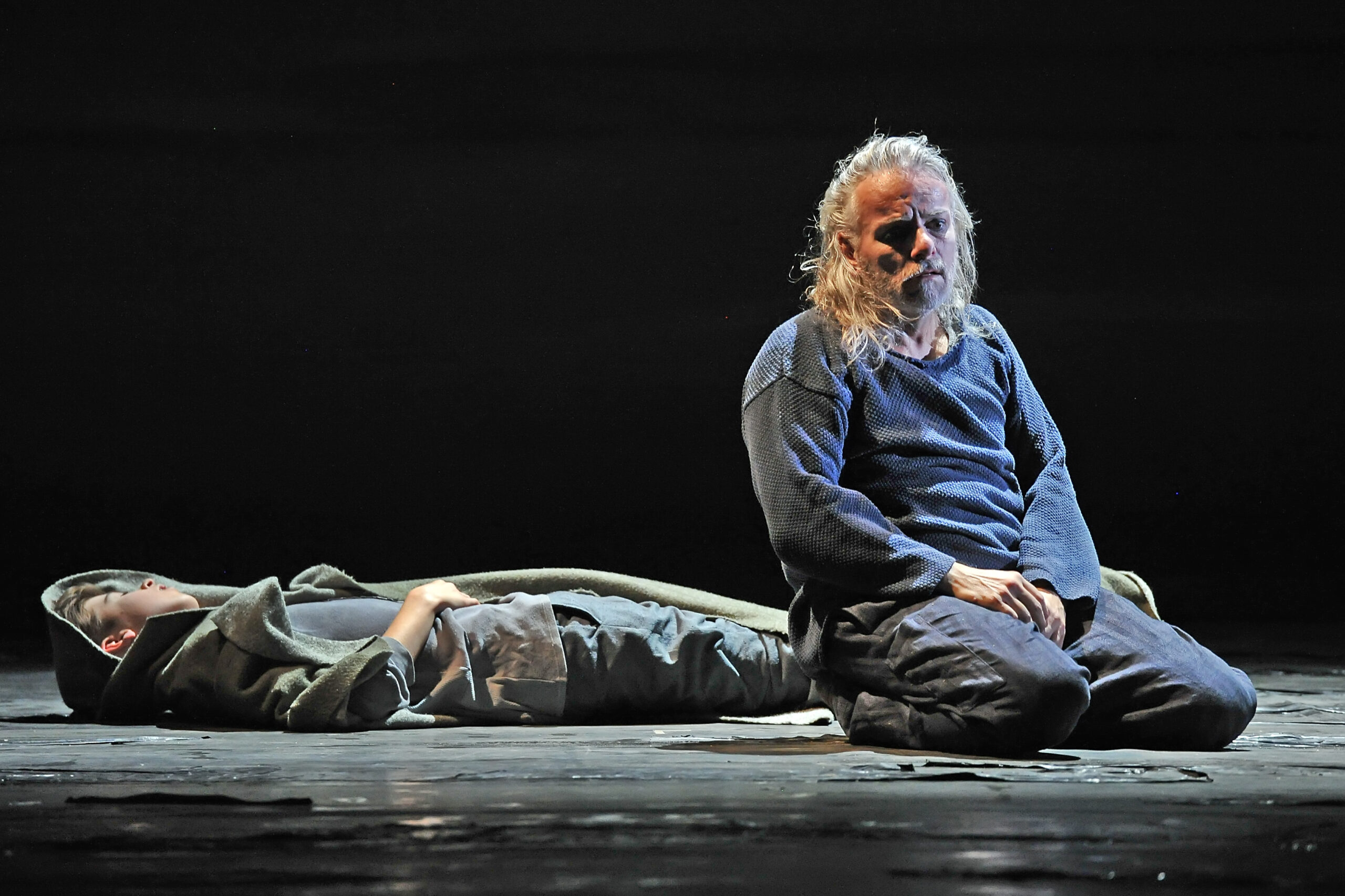 PETER GRIMES - Scénographie et Costumes Philippe Miesch