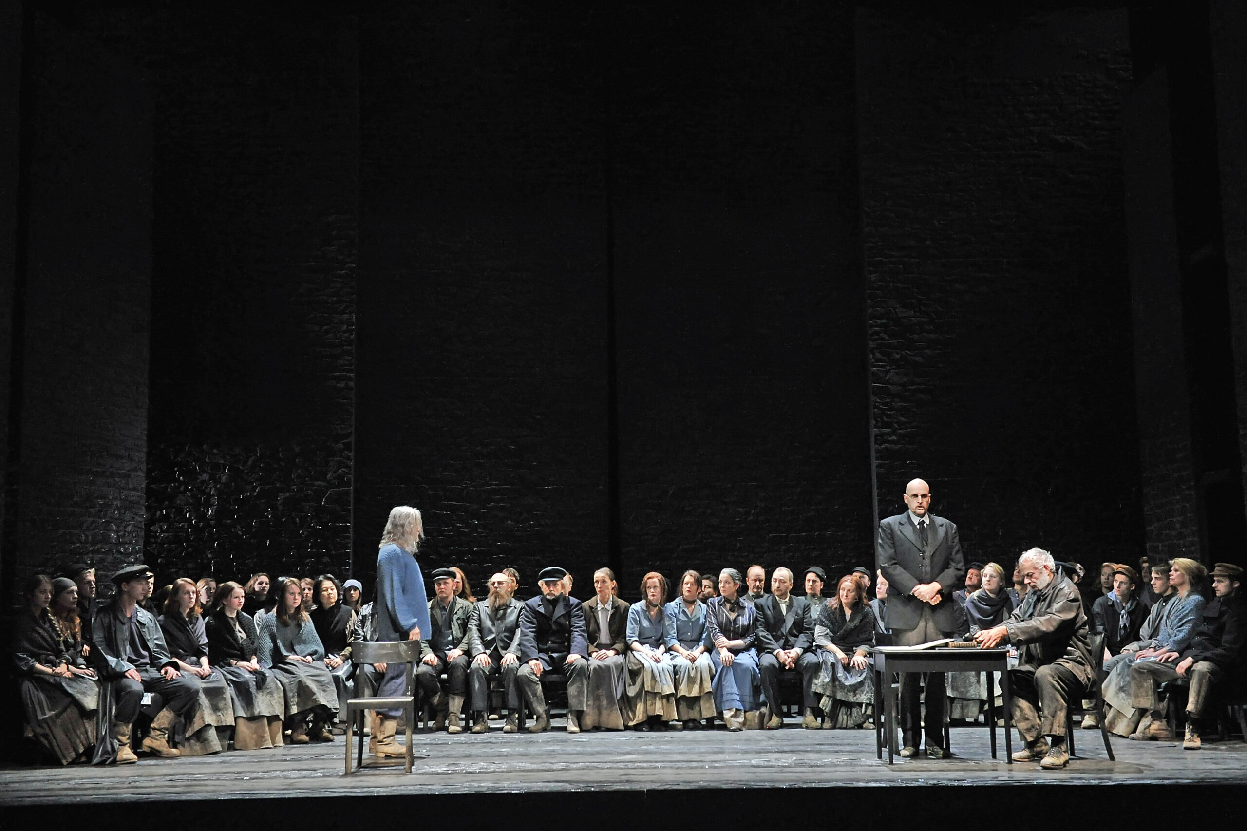 PETER GRIMES - Scénographie et Costumes Philippe Miesch