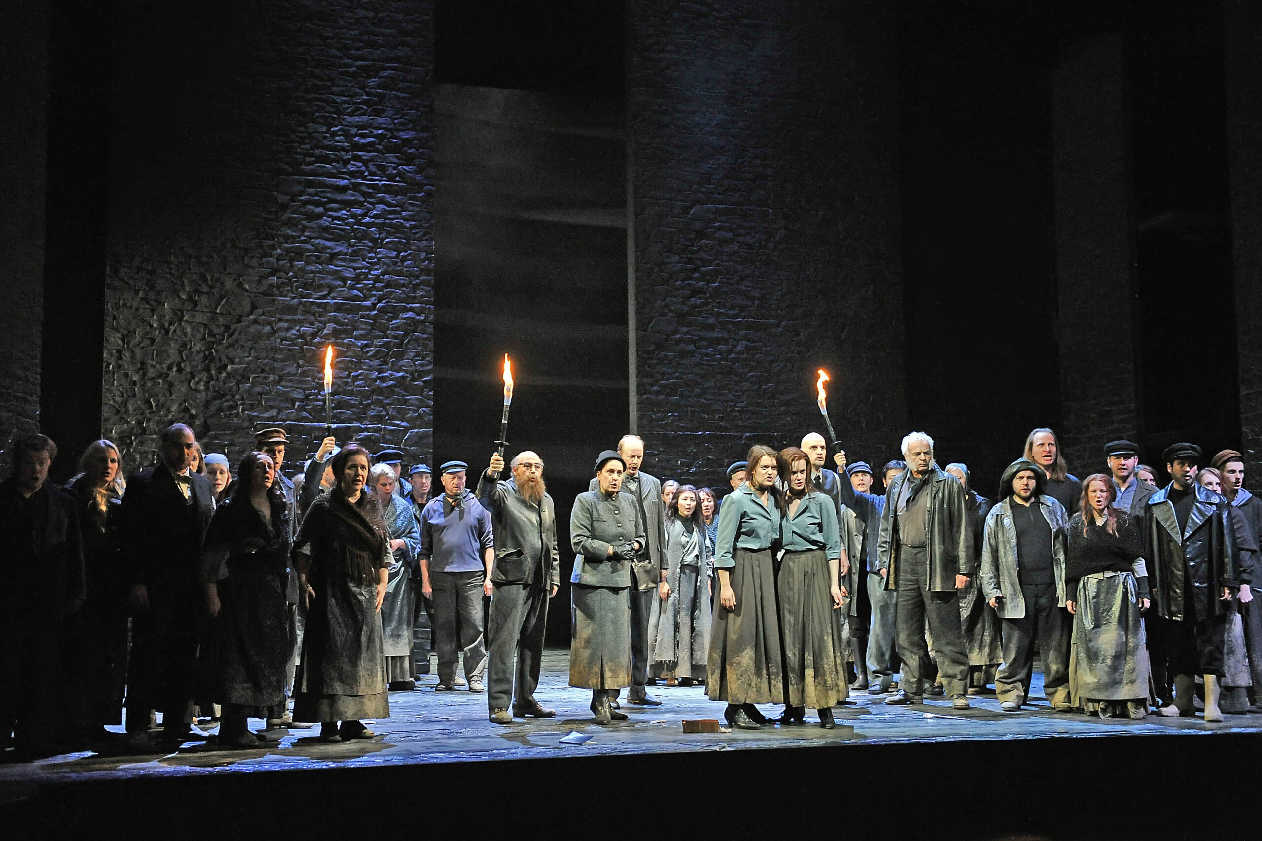 PETER GRIMES - Scénographie et Costumes Philippe Miesch