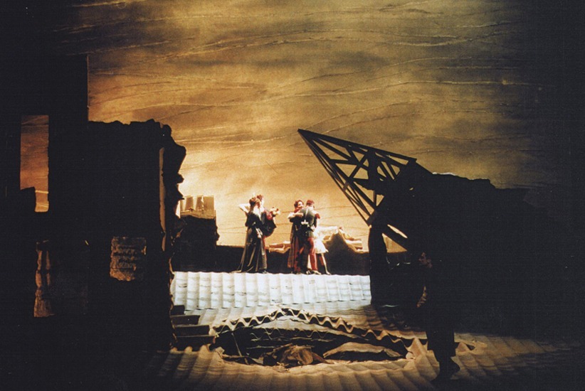 L’HISTOIRE DU SOLDAT / LA COMEDIE SUR LE PONT Scénographie Philippe Miesch